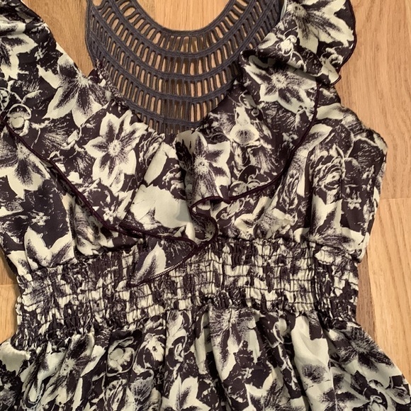 A’gaci Floral Sleeveless Ruffled Dress w/ Smocked Waist Purple & Cream Women’s S - Picture 5 of 13